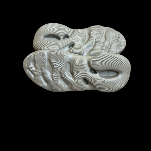 Adidas Foam Runner “Stone Taupe” - Picture 2 of 6